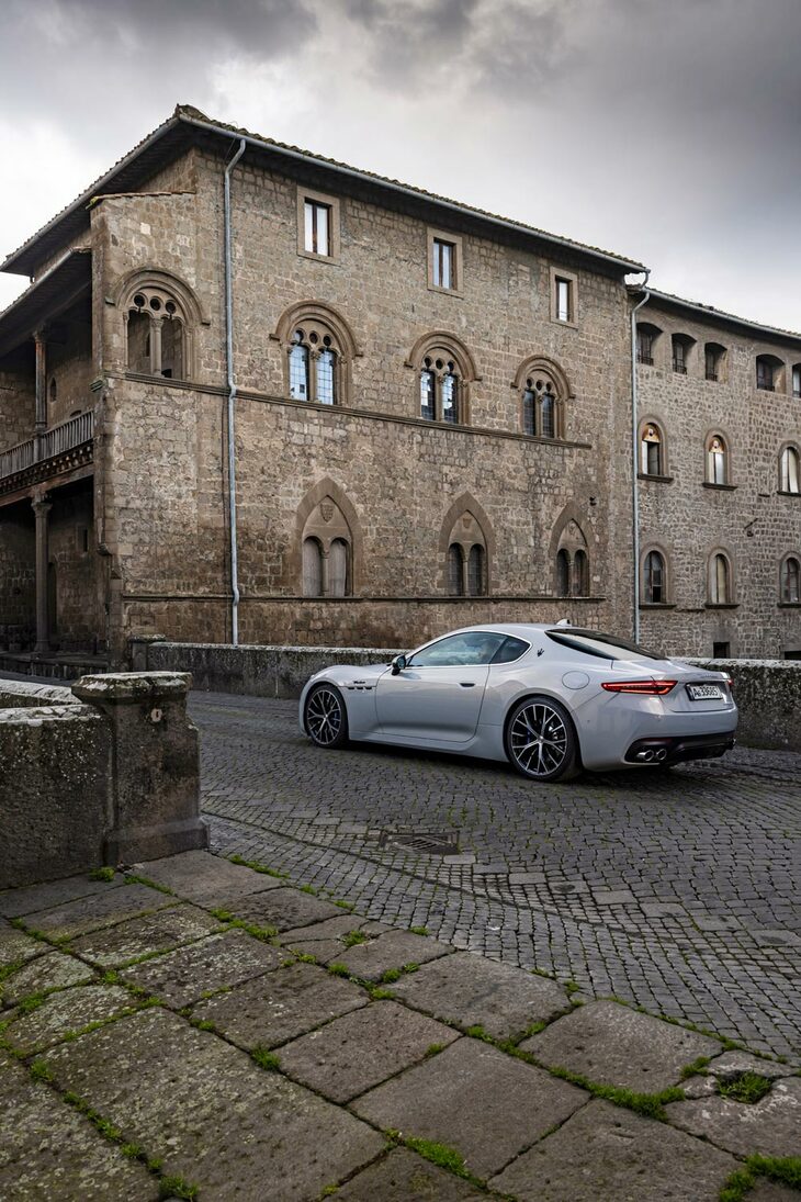 マセラティ・グラントゥーリズモ モデナ