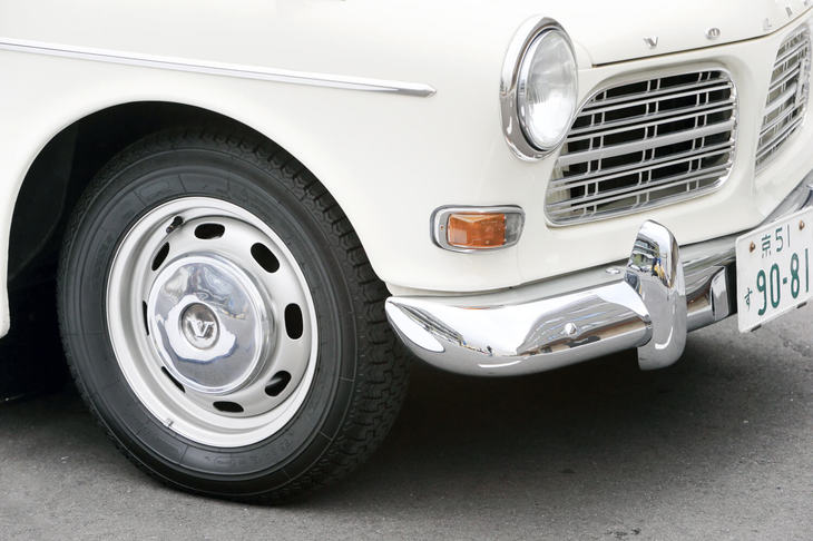 「122Sアマゾン」には、ミシュランのクラシックタイヤ「XZX」が装着されていた。