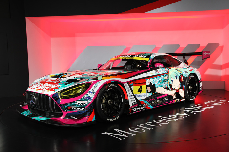 おなじみの初音ミクのカラーリングをまとった、2020年仕様の「メルセデスAMG GT3」。