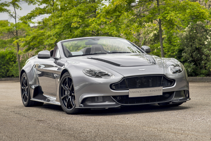ヴァンテージGT12ロードスター