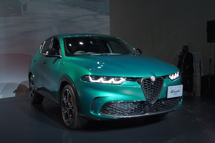 アルファ・ロメオ・トナーレ（フロントビュー）