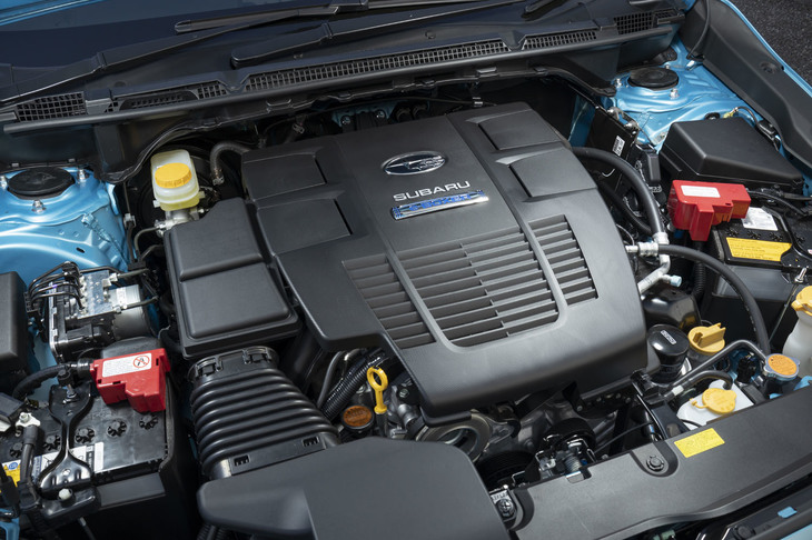 「e-BOXER」は2リッター水平対向ガソリンエンジンにアシストモーター兼ジェネレーターを組み合わせたもの。モーターはCVTに組み込まれるかたちで搭載されている。