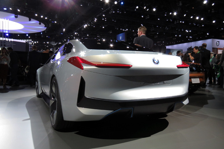 BMW iビジョンダイナミクス