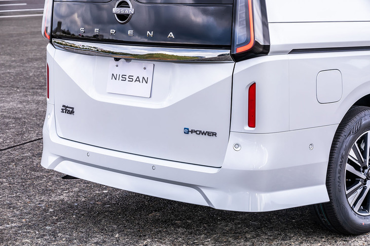 日産セレナe-POWERハイウェイスターVプロトタイプ（リアまわり）