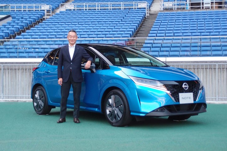 2020年11月にデビューした3代目「日産ノート」。今回は開発責任者の渡邊明規雄さん（写真中央）に話を聞いた。