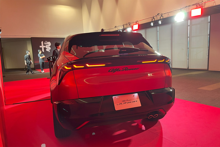 アルファ・ロメオ・ジュニア（リアビュー）