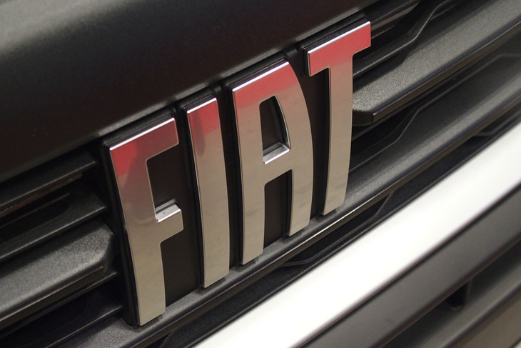 フィアット プロフェッショナル・デュカト（エンブレム）