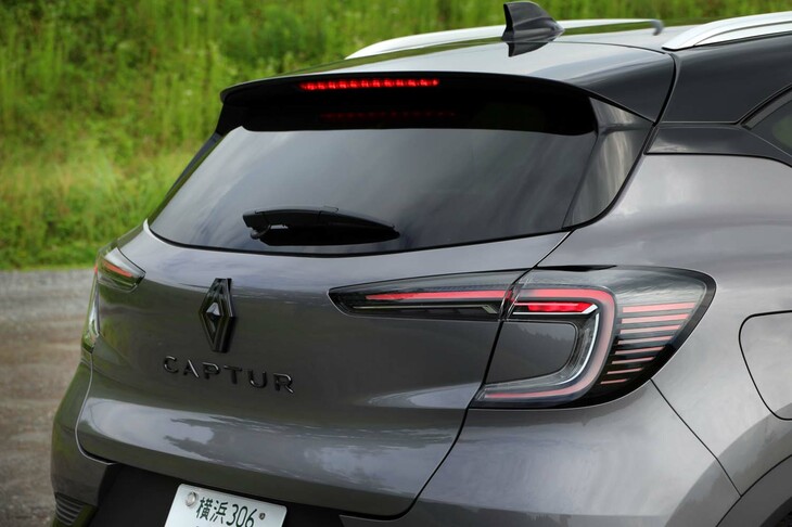 こちらもデザインが変更されたリアコンビランプ。よく見ると、前後のエプロンやエンブレムなどの意匠も新しくなっている。