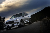 今回長距離ドライブに連れ出したのは、2リッターのターボエンジン搭載車「XC60 T5 AWDインスクリプション」。燃料タンクの容量は60リッター、JC08モードの燃費値は12.6km/リッター。