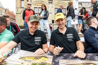 パトリック・スナイヤーズ（写真右）はベルギーの大ベテラン。BASTOSカラーのクルマで長年走ってました。