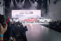 2018年3月のニューヨークショーより、5代目「RAV4」の発表会の様子。