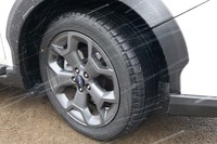 「エクシーガ クロスオーバー7」の足元には、ブリヂストンの最新スタッドレスタイヤ「ブリザックVRX2」が装着されていた。安比高原でもお世話になった、頼りになるタイヤだ。