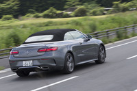 テスト車はボディーカラーが「セレナイトグレー」、ソフトトップが「ブラック」という組み合わせ。これも含めてボディーカラーは全11色、ソフトトップは全4色展開となる。