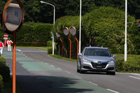 センサーの高度化に加え、状況認識や進路の選択などをつかさどるシステムの高度化も、自動運転の実現には必須となる。