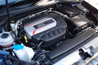 スポーツモデル「S3」の2リッター直4ターボエンジン。最高出力が285psから290psに高められた。