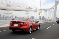 グレードによって中身は異なるものの、予防安全パッケージ「Toyota Safety Sense」は全車に標準装備。「S」にはアダプティブクルーズコントロールやレーントレーシングアシストなどが装備されている。