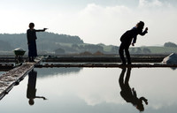 『青い塩』
	3月17日（土）、丸の内TOEI、新宿武蔵野館ほか全国ロードショー。
	配給：CJ Entertainment　Japan