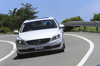「ボルボV60 D4 SE」
    