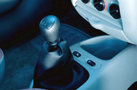 「ルノー・カングー」の運転がもっと楽しい5MT仕様を追加の画像