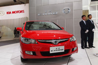 こちらは、ホンダの新ブランド「思銘」。旧型「シビック」のバッジを変えたモデルである。