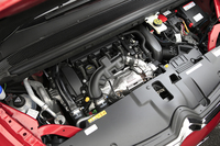 エンジンは最高出力165psを発生する1.6リッター直4直噴ターボ。トランスミッションには6段ATが採用されている。
    