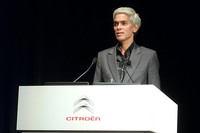 シトロエンスタイルセンターのデザインディレクターであるオレグ・ソン氏。