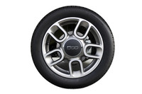 「フィアット500 ポップ ビー」の15インチホイール。