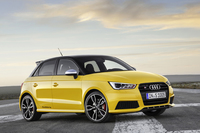 「アウディS1スポーツバック」