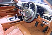 「740Li」のインテリア。