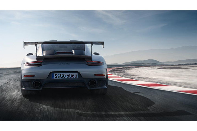 ポルシェ、700psの「911 GT2 RS」を発表 【ニュース】 - webCG