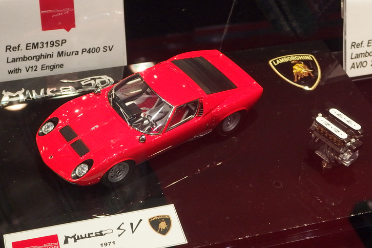 これもメイクアップのオリジナルブランドであるEIDOLON COLLECTIONの1/43レジン製「ランボルギーニ・ミウラP400SV with V12エンジン」。ミウラの最終発展型であるP400SVと4リッターV12エンジンをハンドメイドで忠実に再現したセット。発売時期未定で価格は3万6720円。