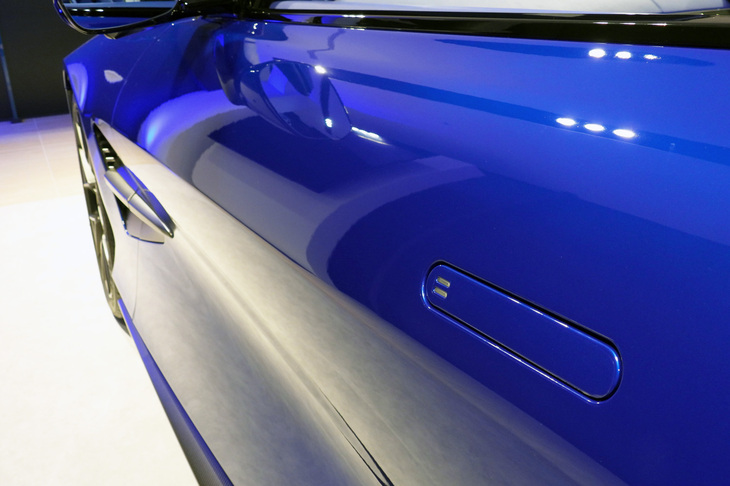 アストンマーティン・ヴァンキッシュ ヴォランテ（アウタードアハンドル）