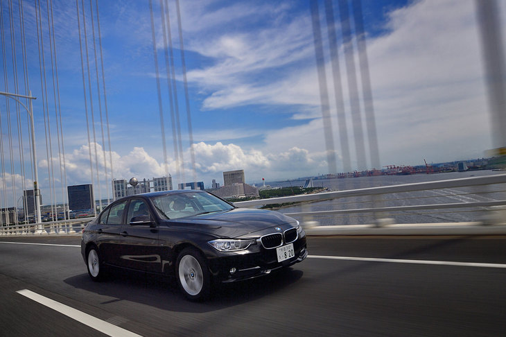 “エリート特急”、首都高にて。（写真＝池之平昌信）