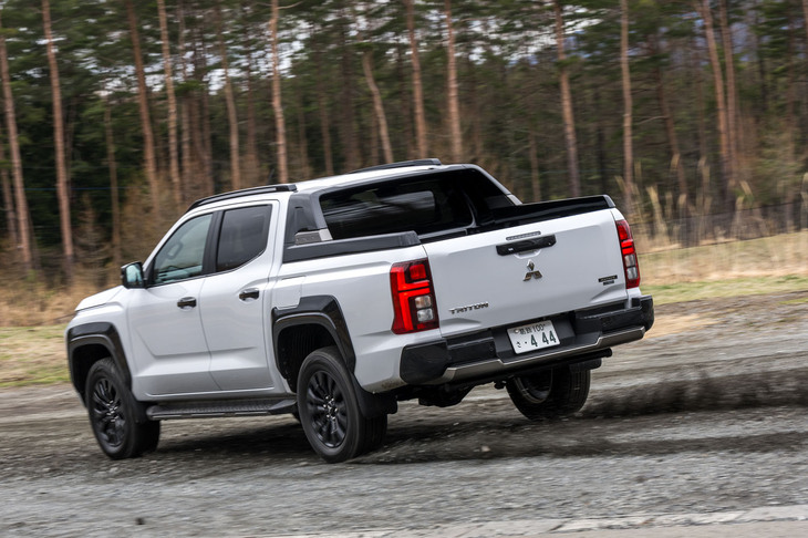 三菱トライトンGSR