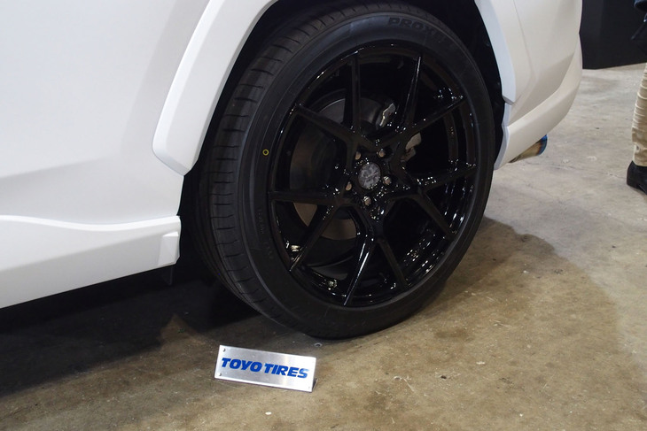 トヨタRAV4 PHEV-SPORTY PKG（リアホイール）