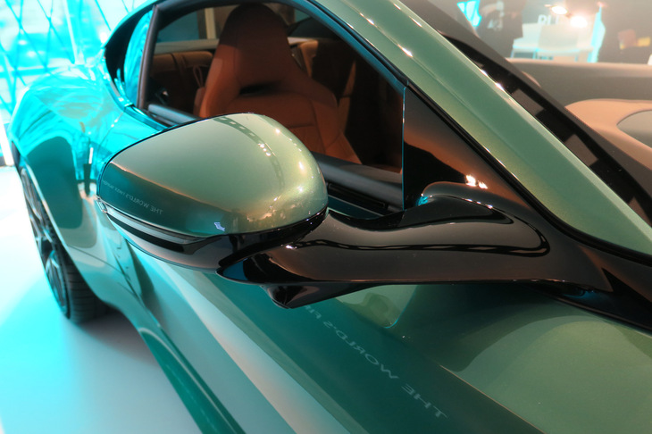 アストンマーティンDB12（ドアミラー）