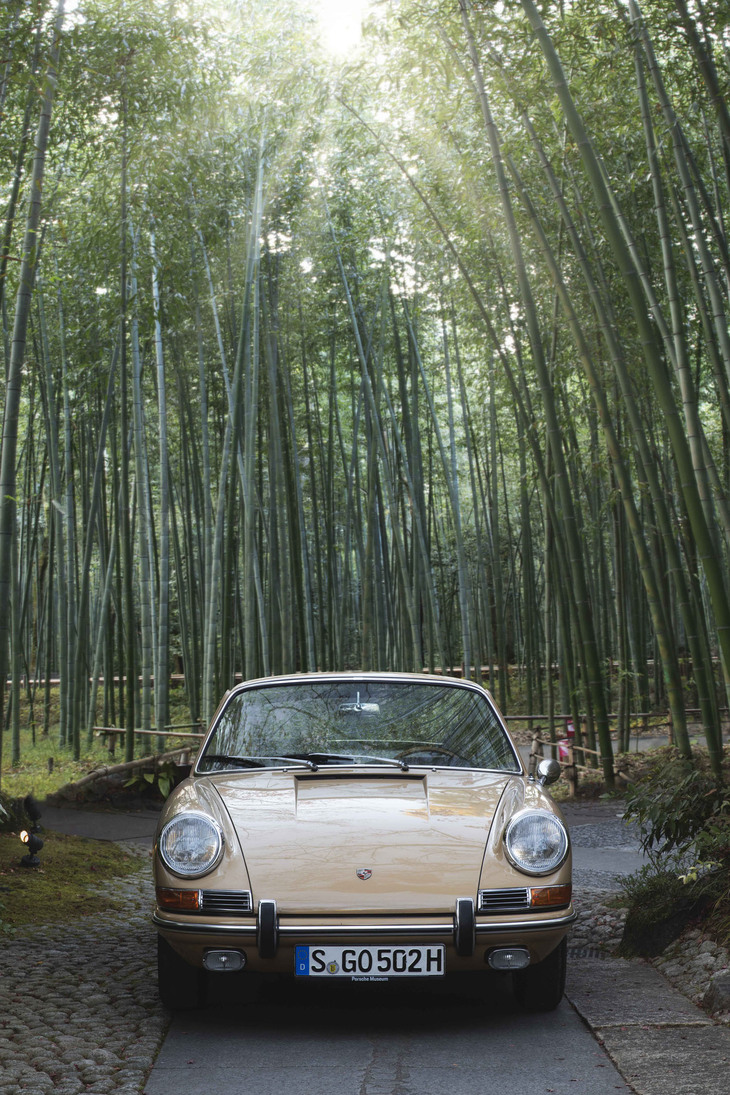 今回試乗した「サンドベージュ」に塗られた1967年の「911」。車両は2013年に行われた、911の50周年記念ワールドツアーで日本に来たものと同じ個体であった。