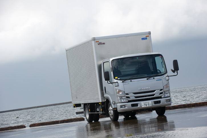 いすゞ・エルフ ワイドキャブ ロングボディー ドライバン