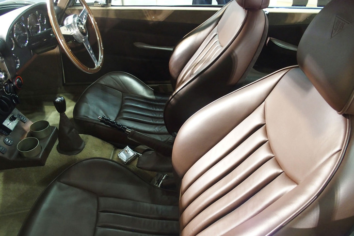 アルヴィス3リッター グラバー スーパークーペ（コンティニュエーションモデル）