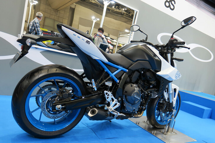 スズキGSX-8S
