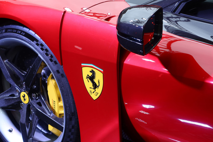 フェラーリF80（フロントフェンダーのエンブレム）