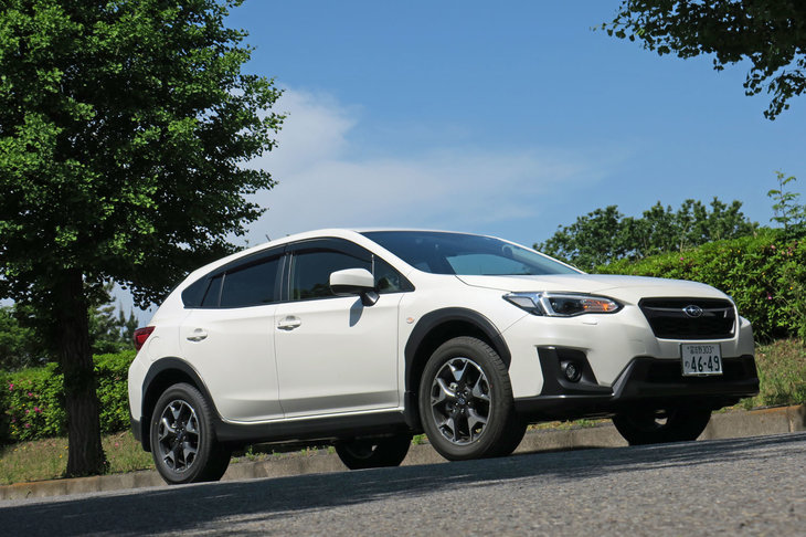 ほった家の新たなる旗艦「スバルXV」とついにご対面。グレードは「1.6i-L EyeSight」。予防安全装置はもちろんフル装備で、オプション「アイサイトセイフティプラス」については、後側方警戒支援システムもサイドビューモニターも選択されていた。