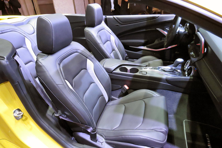 シボレー・カマロ コンバーチブル（フロントシート）