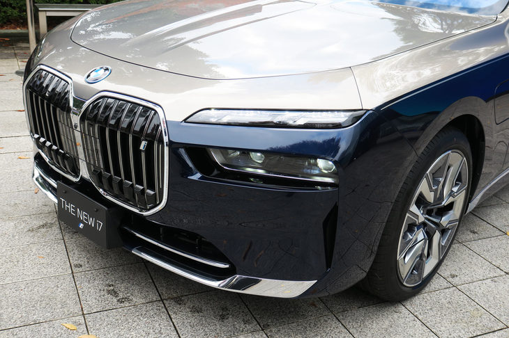 BMW i7 xDrive60eエクセレンス（フロントマスク）