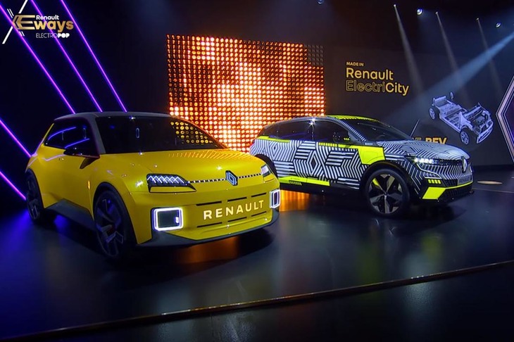 今後のEV開発を象徴する2台のプロトタイプ。左が「5（サンク）」で、右が「メガーヌE-Techエレクトリック」。