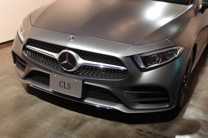 メルセデスの新世代デザインを採用したというフロントまわり。スタイリングについては、海洋生物のオグロメジロザメがモチーフになっている。