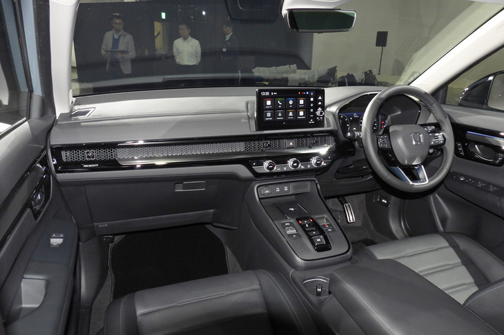 ホンダCR-V e：HEV RS（インストゥルメントパネルまわり）