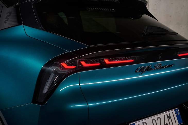 アルファ・ロメオ・ミラノ（リアコンビランプ）