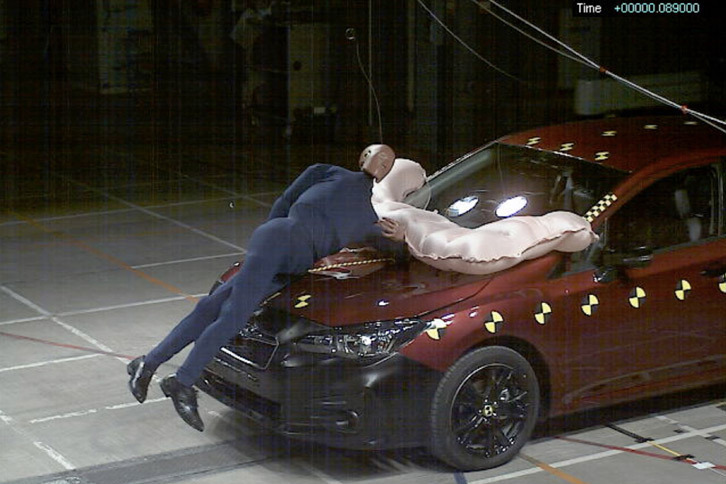 歩行者保護エアバッグ