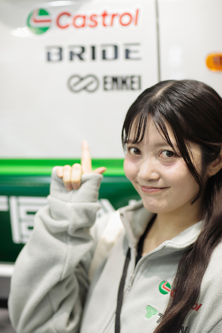 TEIN & CASTROLブースの梅野せんりさん